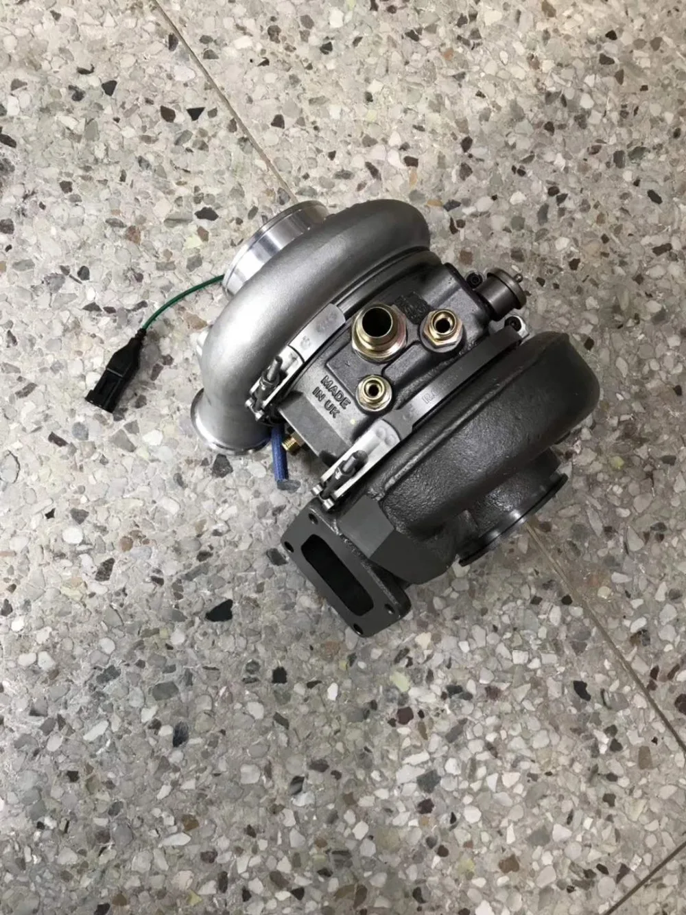 HY55V Турбокомпрессор 4046945 4043267 4043324 4043325 504252144 《 IVECO курсор 13 10 принт грузовика