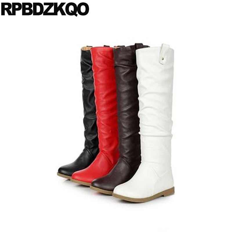 Женские сапоги на плоской подошве красные непромокаемые до колена с круглым