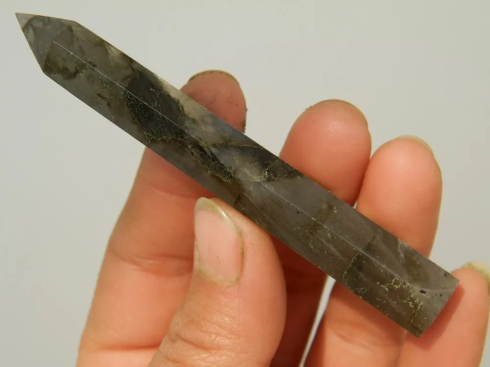 

Natural beautiful labradorite QUARTZ CRYSTAL WAND POINT HEALING