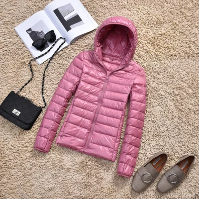 Hooded Pink Ультра-легкий тонкий женский пуховик больших размеров осенне-зимнее приталенное короткое теплое пальто с капюшоном на белом утином пуху женская верхняя одежда - Цвет: Hooded Pink