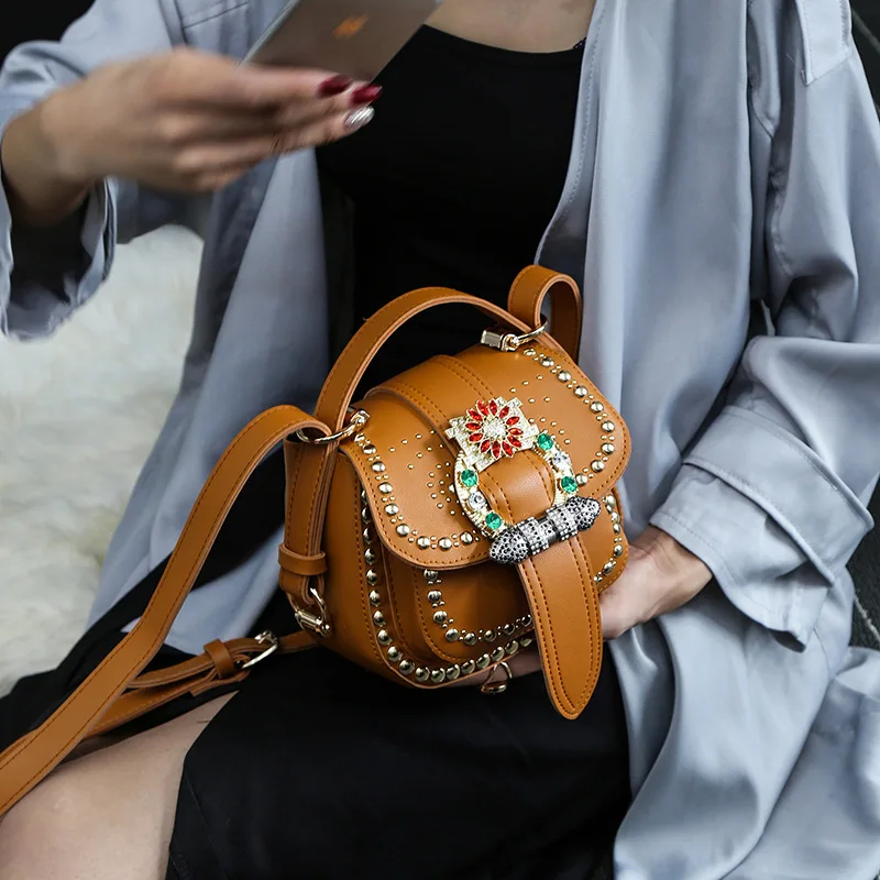 CUMYKA Новая модная седельная сумка с заклепками Дамская винтажная маленькая