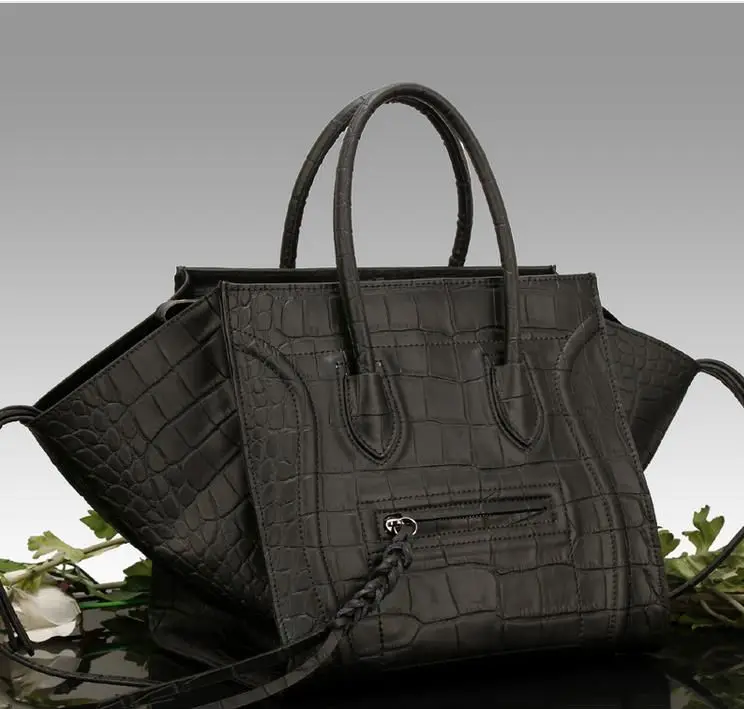 Wholesale of high-grade phantom bats bag smiley leather crocodile grain female handbag |