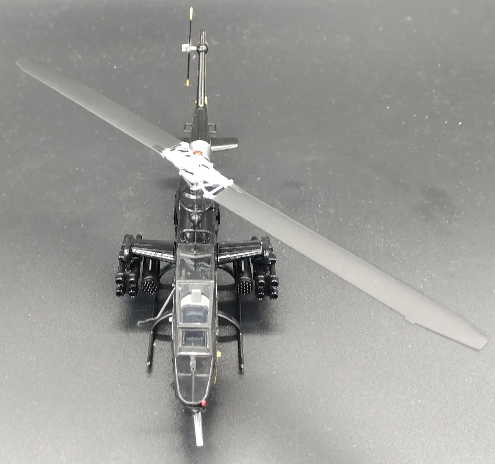 Бренд: easy model номер: 37096 удельный вес: 1/72 Размеры: фюзеляж длиной около 18,5 см(пропеллер длина около 22 см, ширина