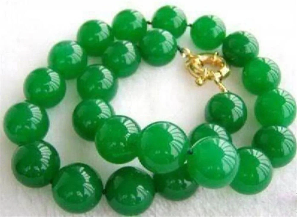 

AAA 10MM NATURAL GREEN JADE BEAD NECKLACE 20"