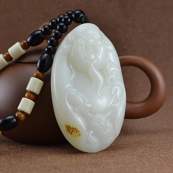 

Authentic Xinjiang Hetian jade to pieces and Tian Baiyu pendants Fortuna41