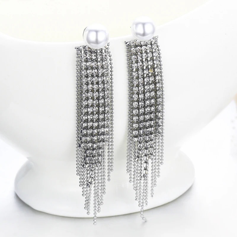 Женские длинные серьги с искусственным белым жемчугом кристаллами цепочками и