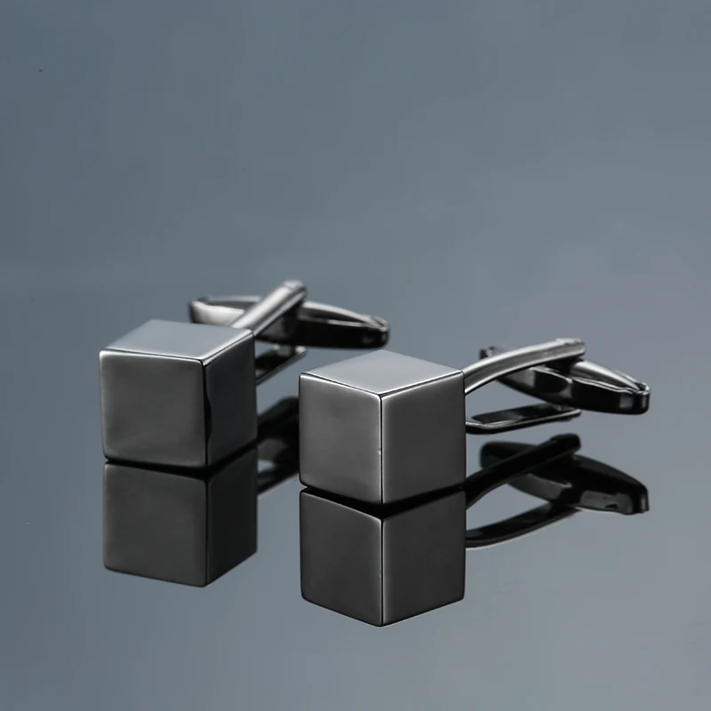 

Запонки для мужской рубашки гладкие запонки в виде жениха, черные металлические запонки «кубик», высокое качество, лучший подарок для свадебвечерние НКИ