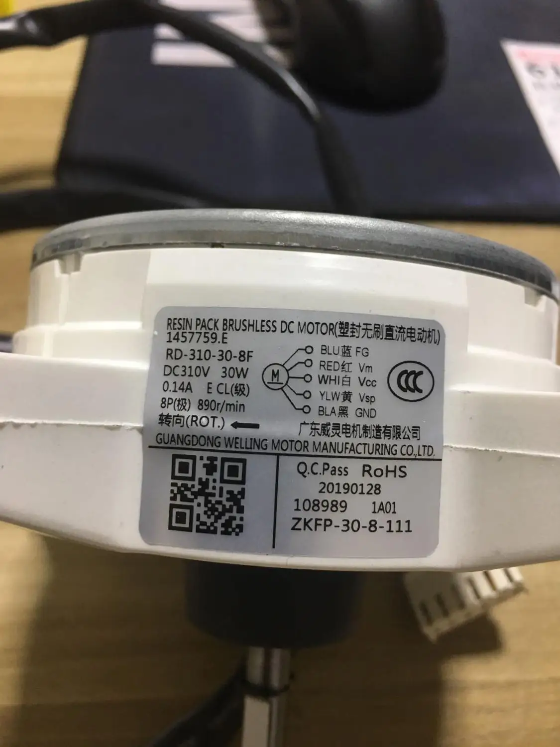 Новинка хорошо работает с двигателем вентилятора кондиционера двигатель ZWA138D08A