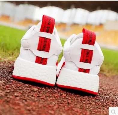 Новинка 2017 года дышащие Flywire женские кроссовки Роскошный Свет бегунов обувь свет