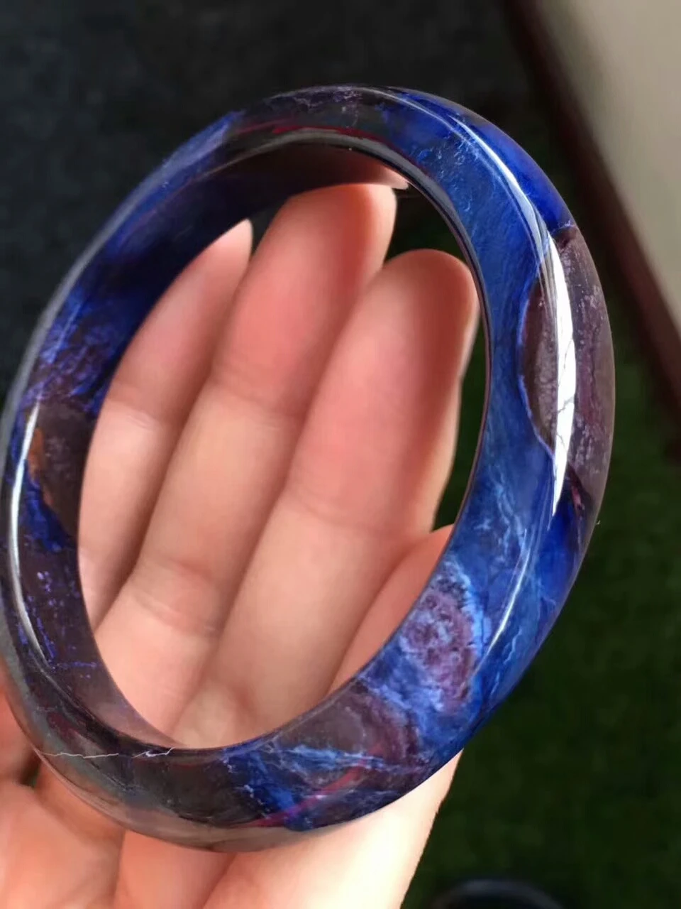 Высококачественный натуральный Sugilite королевский синий драгоценный камень ЮАР