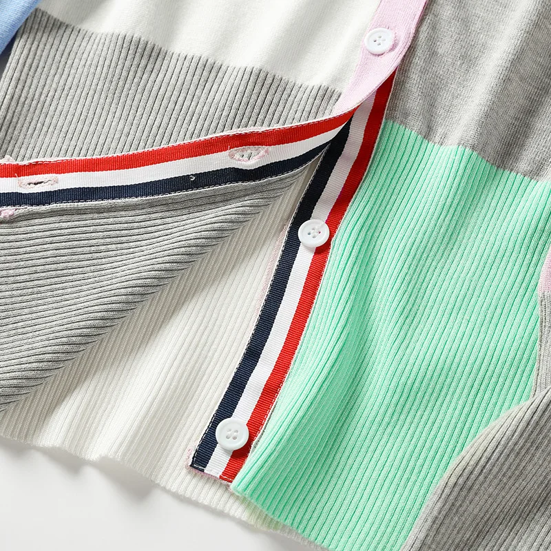 Женский трикотажный кардиган с V-образным вырезом в рубчик |