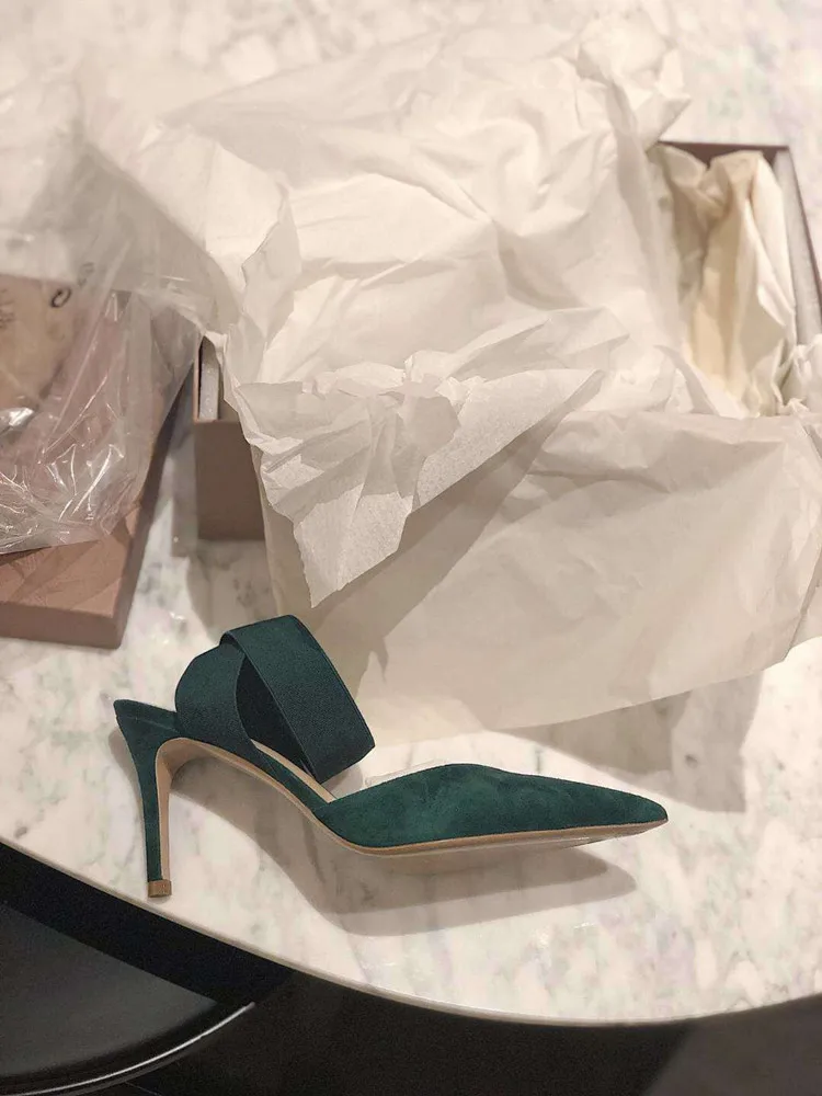 Женские босоножки с острым носком Новинка 2019 года Цвет черный зеленый Женская