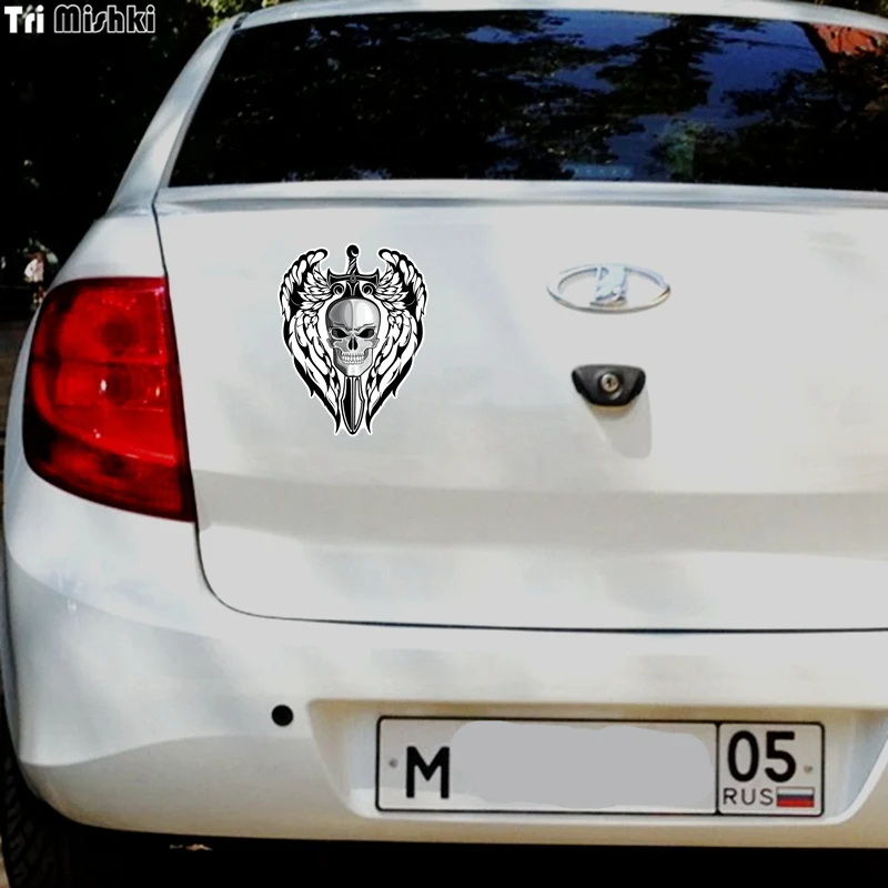 Tri Mishki WCS427 13*16 5 см Крылатый череп с мечом забавная наклейка для автомобилей ПВХ