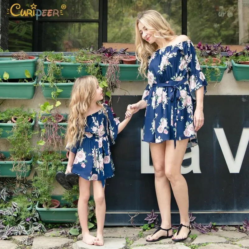 Платье для мамы и дочки одинаковая семейная одежда с цветочным рисунком пляжное