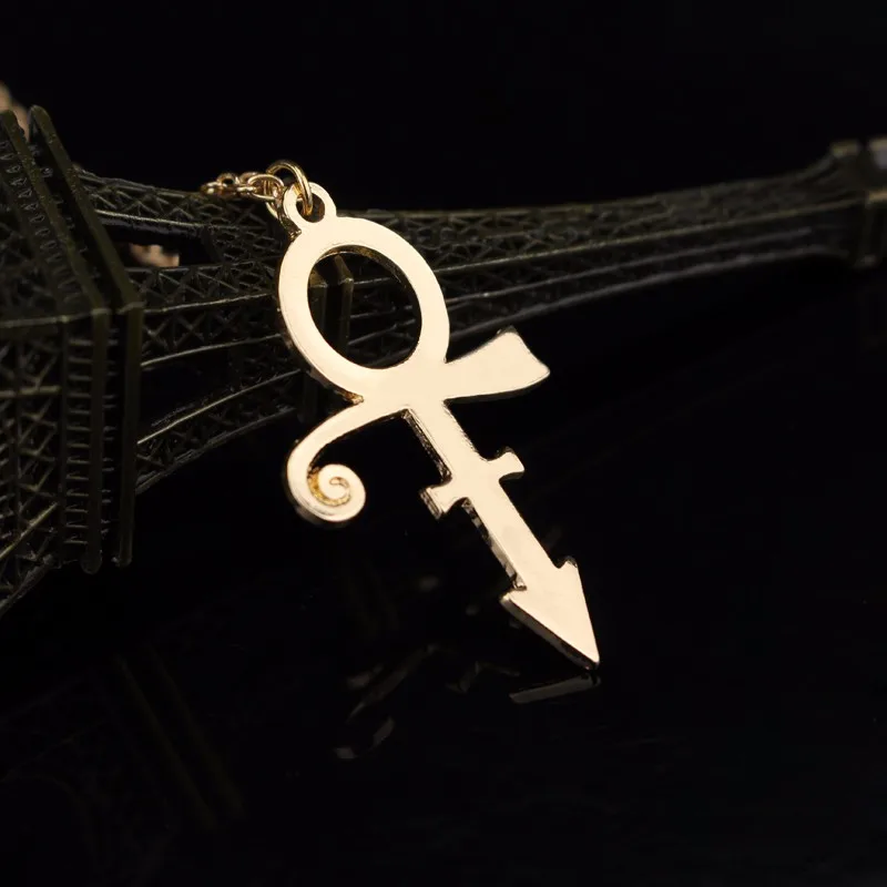 2018 Новое поступление Fine Jewelry Мода Группа выпадают мальчик брелок металлический