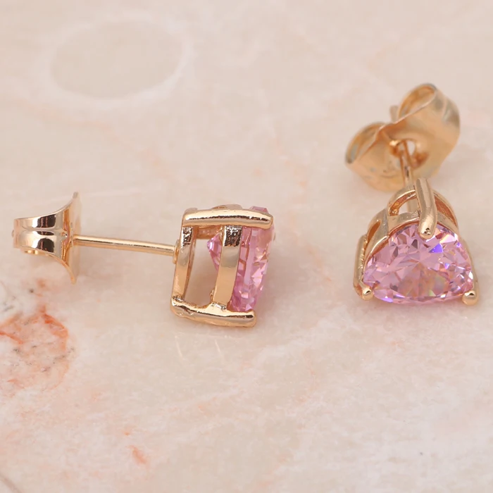 Серьги-гвоздики в форме сердца золотого тона с розовыми кристаллами для женщин