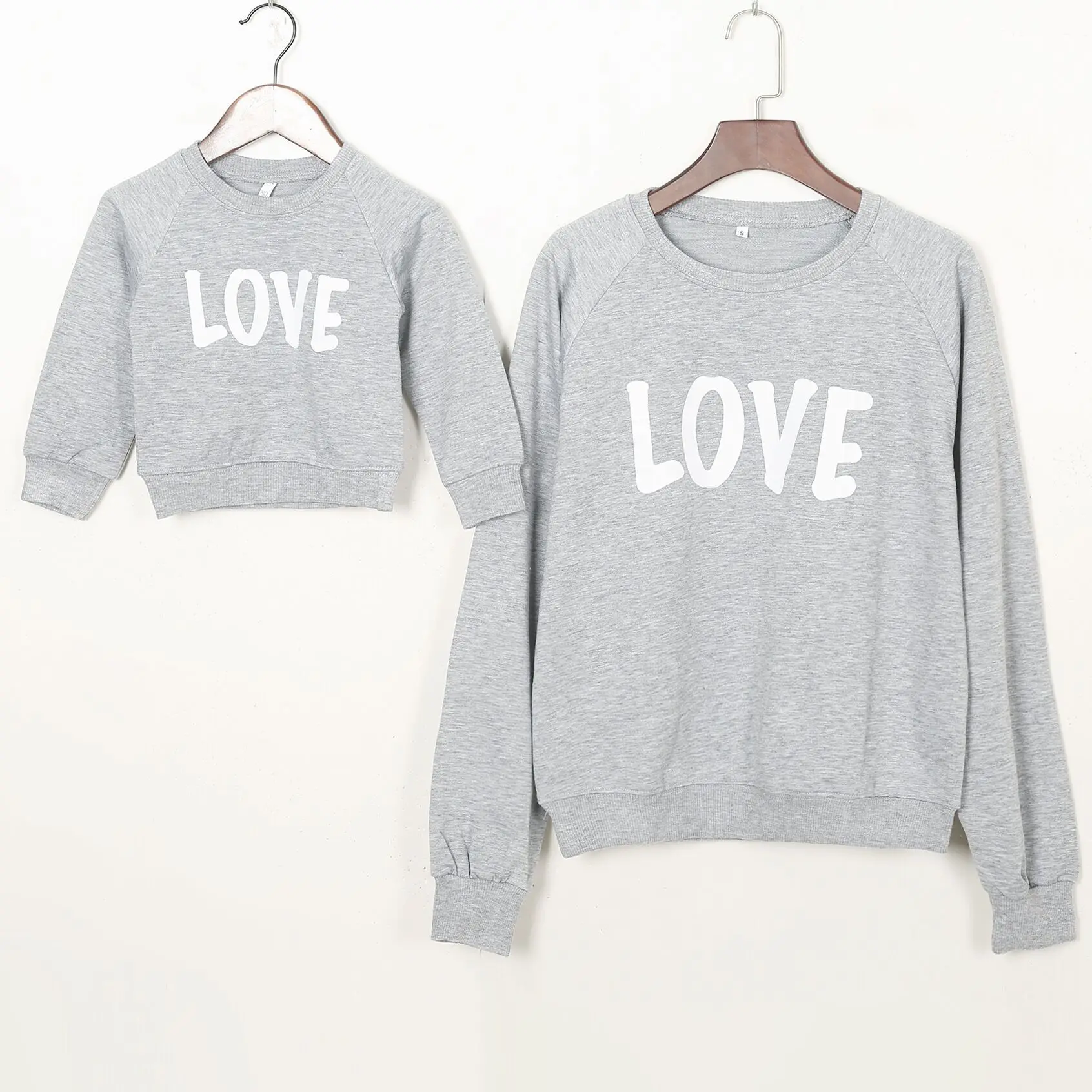 Одинаковая одежда для мамы и дочки детские толстовки с капюшоном девочек