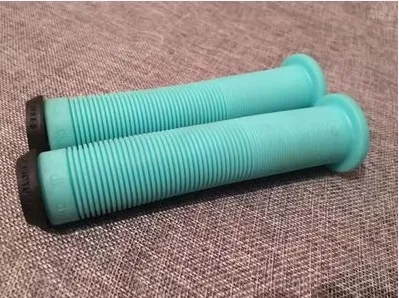 Высокое качество Оригинальные DK мягкие резиновые уличные bmx велосипедные ручки с вилками - Цвет: light blue
