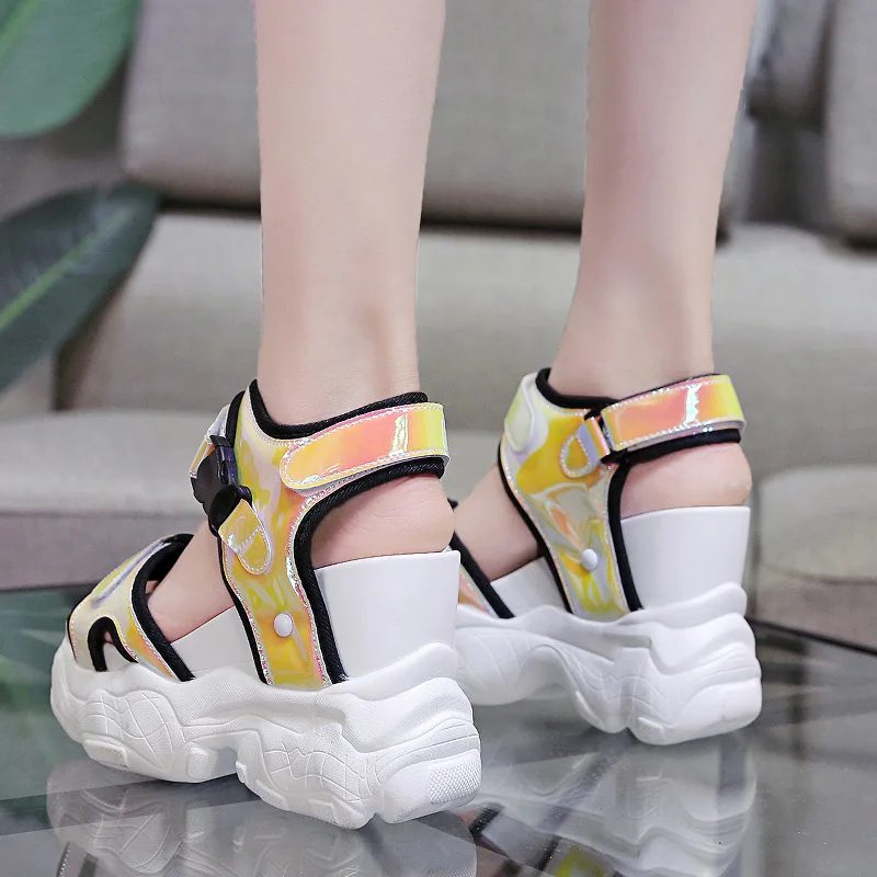 Новые летние босоножки на высокой платформе женская обувь танкетке с открытым