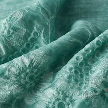 Ткань из рами в летние тонкие грязно зелены окрашенная Вышивка