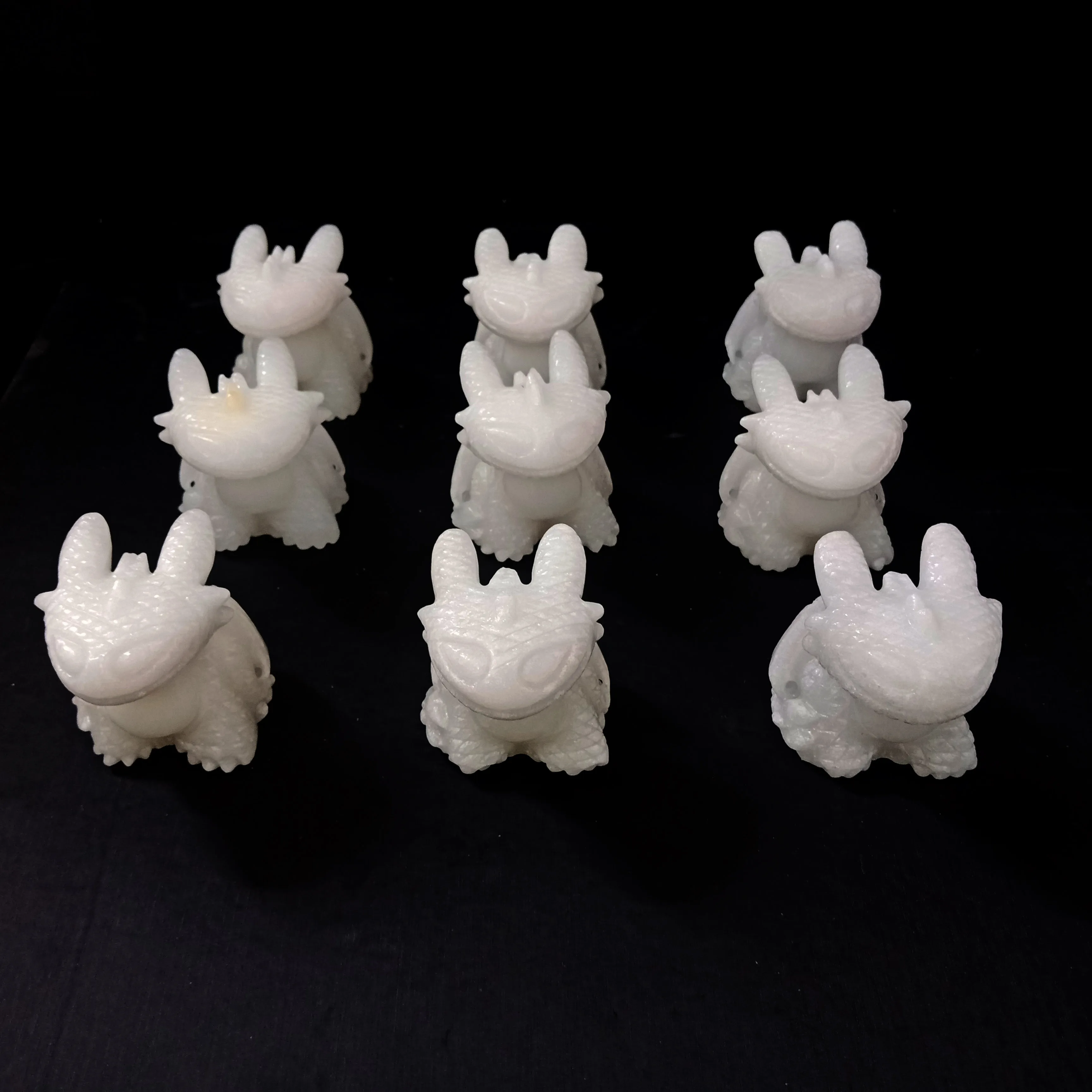 

Прямая продажа с завода, 2-дюймовый натуральный белый мрамор, исцеляющий кристалл, беззубчатый дракон для заживления украшений или деловых ...