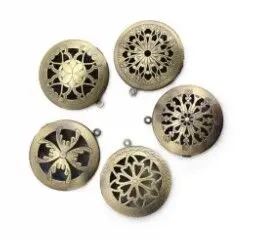 

2016 hot sale Wholesale 32mm mixed style Antique Bronze Filigree Essential Oil Aromatherapy Diffuser Locket Pendant