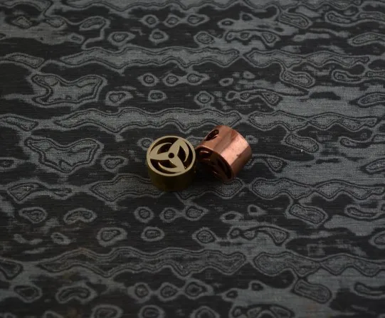 1 шт. NARUTO Brass Parachute нож для шнура Tool бусы на шнурок Key цепная гирлянда Bead Бесплатная
