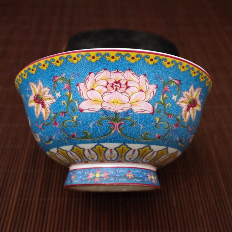 

Delicate Chinese Famille Rose Porcelain Enamel Colorful Bowl Painted with Flowers No.4
