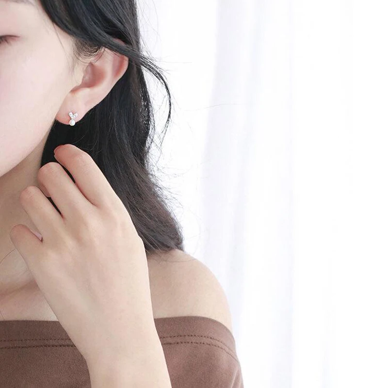 

Simple Heart Shaped Earrings for Women Fashion Cute Pearl Stud Earring Ladies Romantic Gifts Girls Jewelry Crystal Accessories