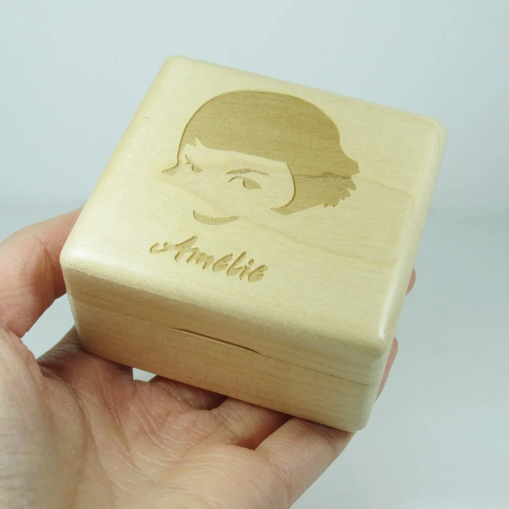 Музыкальная шкатулка Amelie деревянная заводная с тематикой La valse amazelie специальные