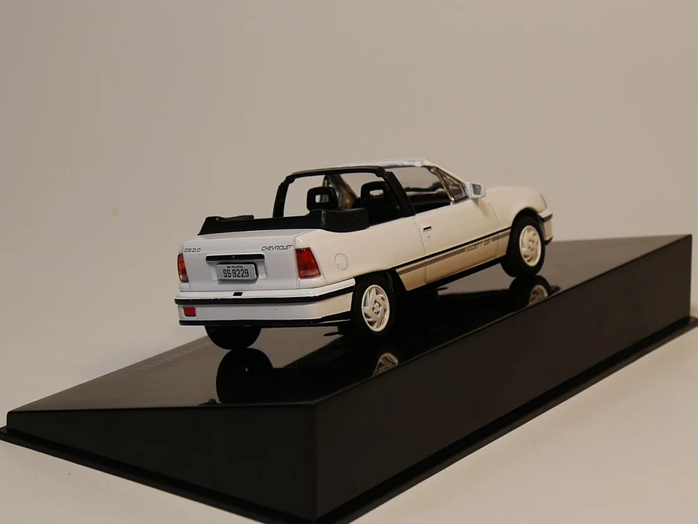Модель автомобиля под давлением ixo 1:43 Chevrolet Kadett GSI Conversivel 1992|Наземный транспорт| |