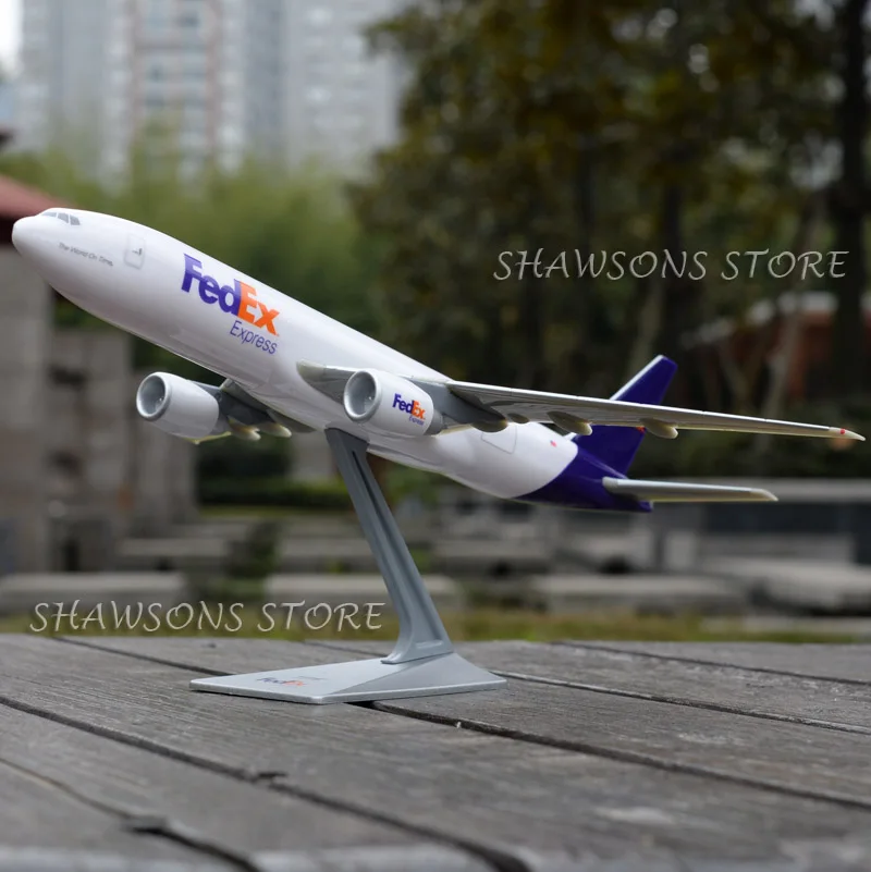 Модель летательных аппаратов коллекция 1:200 Реплика самолётов Boeing 777F Fedex Express