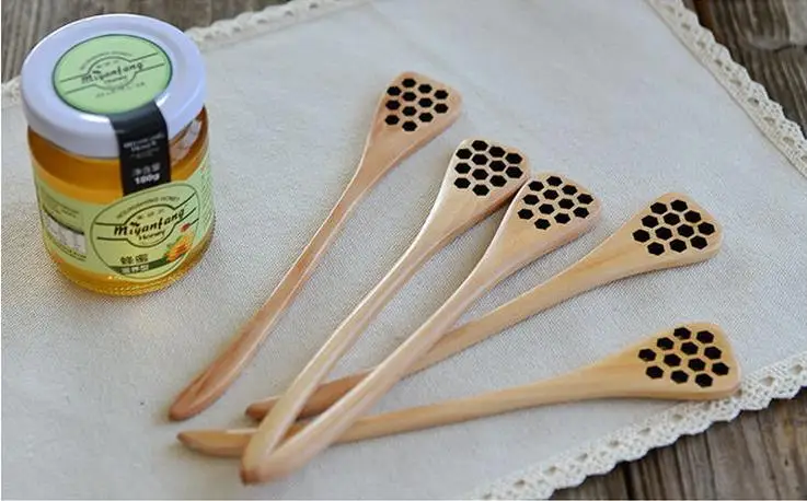 

Cute Wood Creative Carving Honey Stirring Honey Spoons Honeycomb Carved Honey Dipper Kitchen Tool Flatware Accessory