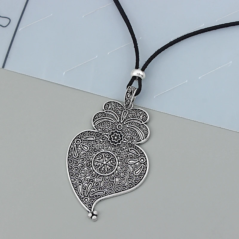 1Pcs Antique Silver Large Viana Heart Flower Charms Pendant DIY Necklace With Velet Cord Jewelry