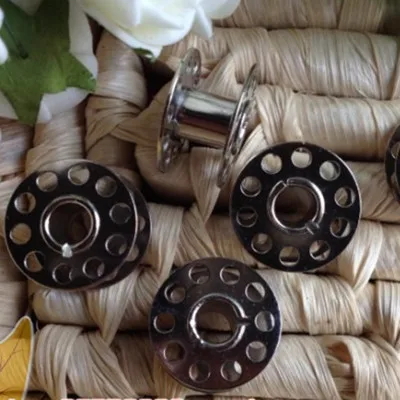 25pcs iron (no box) Швейные аксессуары пластик/металл 25 шт. бобины для шитья машины катушки ниток чехол для хранения Коробка для домашние инструменты для шитья принадлежности - Цвет: 25pcs iron (no box)