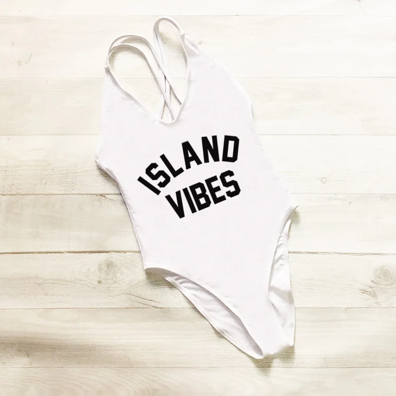 Island Vibes Письмо печати со скрещиванием сзади топы, Одна деталь костюм для плавания сексуальный купальник Для женщин девичник вечерние ванный комплект черный пляжная одежда красного цвета