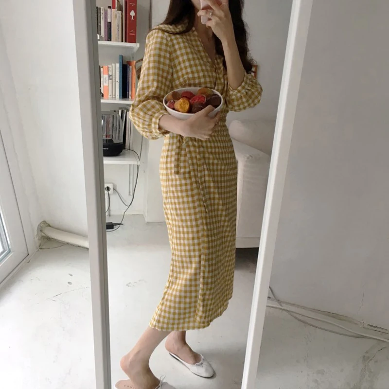 Женское длинное желтое платье в клетку облегающее Бандажное с V-образным вырезом