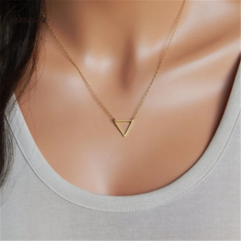 Простое геометрическое колье с треугольниками женское изящное минималистичное