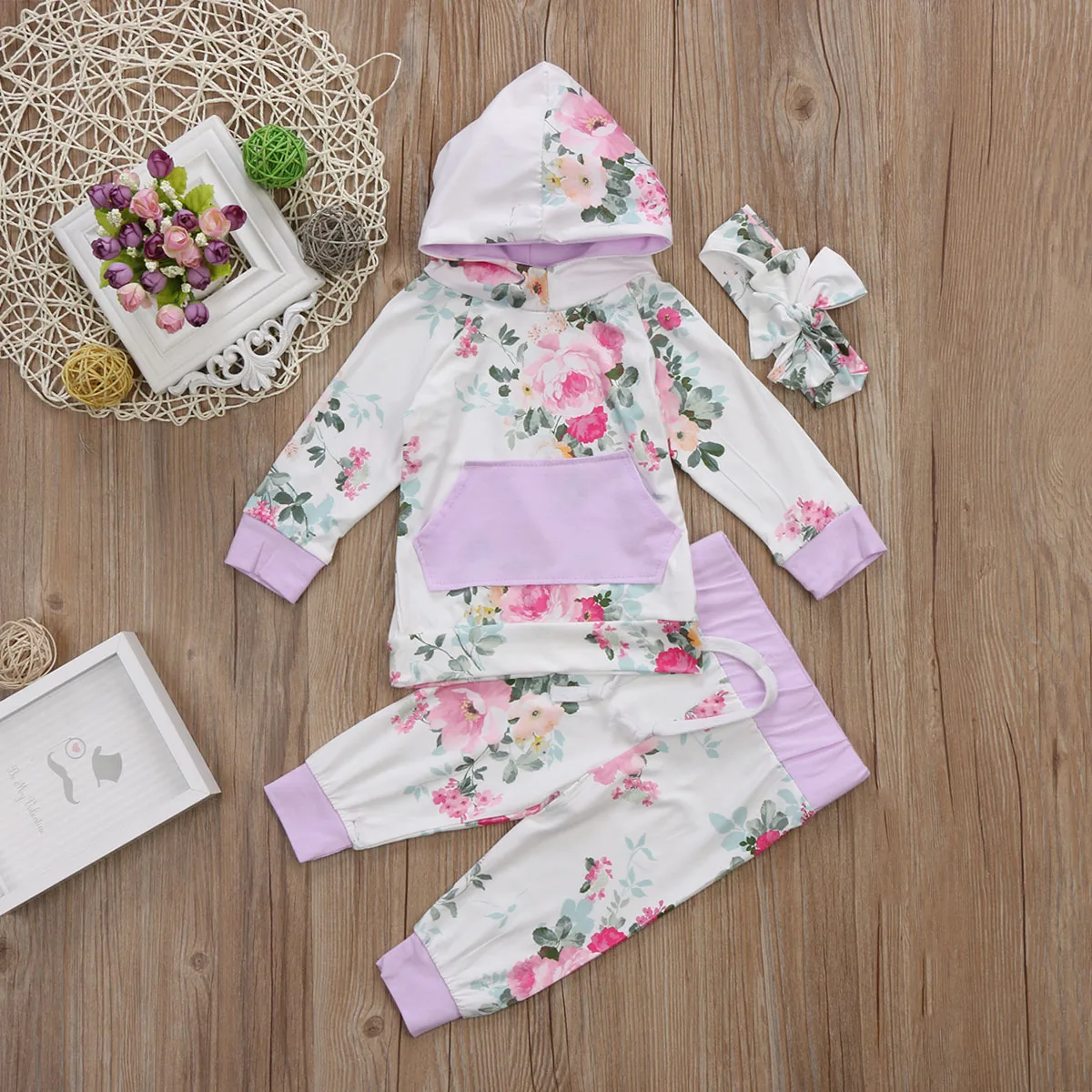 Коллекция 2017 года осенне зимняя одежда с капюшоном и цветочным рисунком для