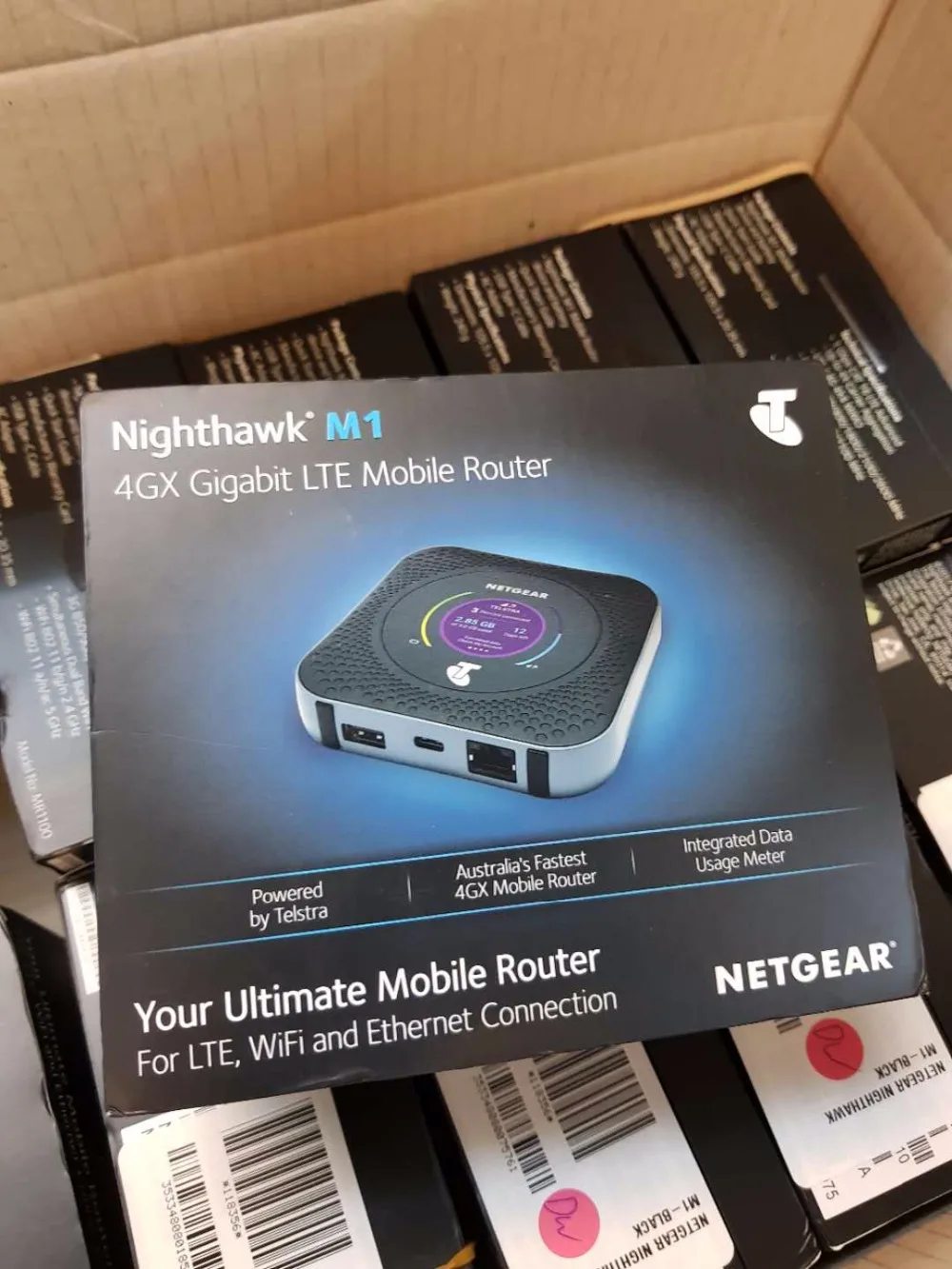 Telstra Netgear Nighthawk M1 черный цвет|nighthawk| |