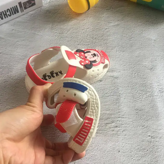 Детские Нескользящие пляжные туфли Disney с мягкой подошвой сандалии Микки и Минни
