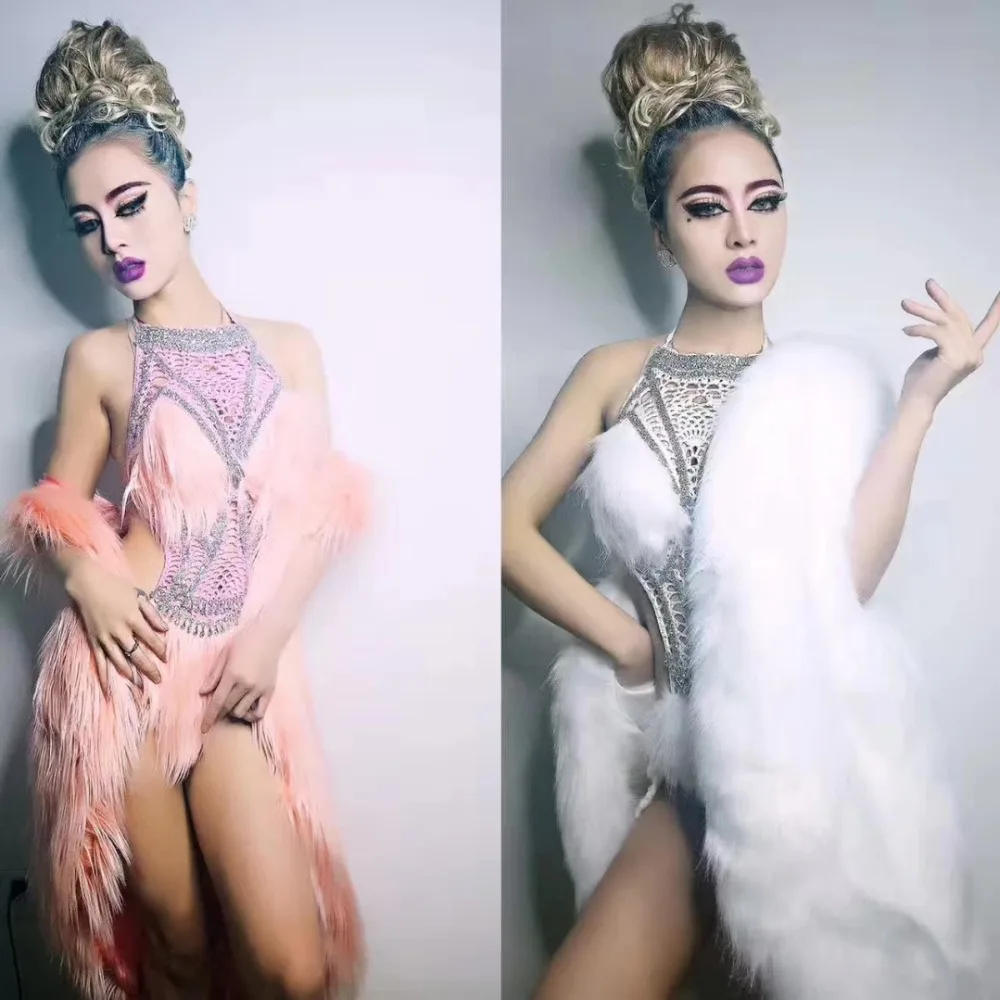 

Sexy Hollow Crystals Bodysuit 3 Colors Feathers Cloak Coat Nightclub Female Singer Star Stage Costume Bar Party Show Dance Wears