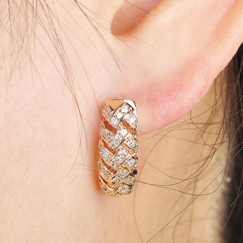 Стильные серьги с цирконием. Два цвета. Цвет золота 750 пробы или серебряный.