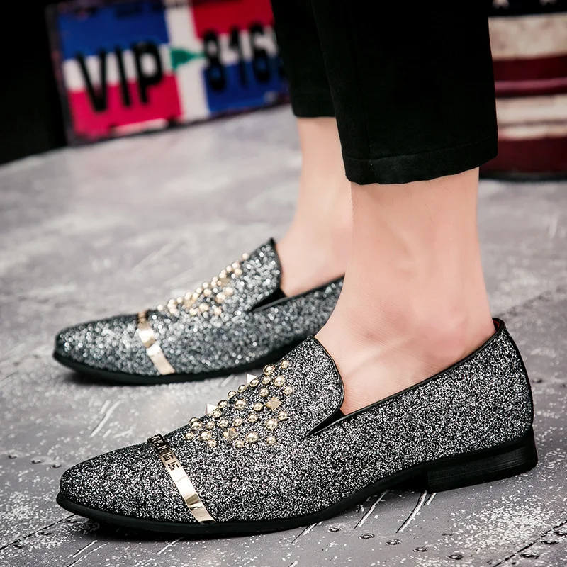 Silver 58 Мужские модельные туфли с заклепками; цвет золотой, серебряный, черный; итальянские туфли; Мужские Кожаные Мокасины без застежки; Блестящие деловые мужские туфли; мужские туфли с острым носком - Цвет: Silver 58
