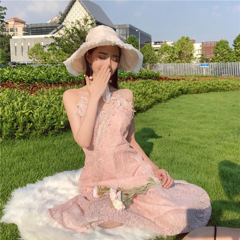 Корейское платье на бретельках с v образным вырезом новинка 2019 летнее милое