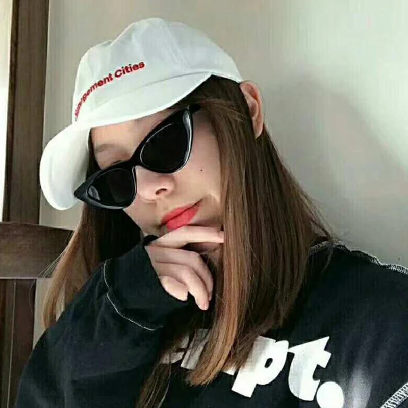 

Милые сексуальные ретро солнцезащитные очки DOKLY кошачий глаз женские маленькие черные белые 2018 треугольные винтажные фотоаксессуары красн...