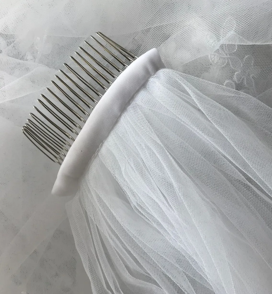 Erosebridal Новое поступление Соборная 3 ярда Фата невесты кружевная кромка вуаль аппликация Длинная женская свадебная белая вуаль Индивидуальный размер