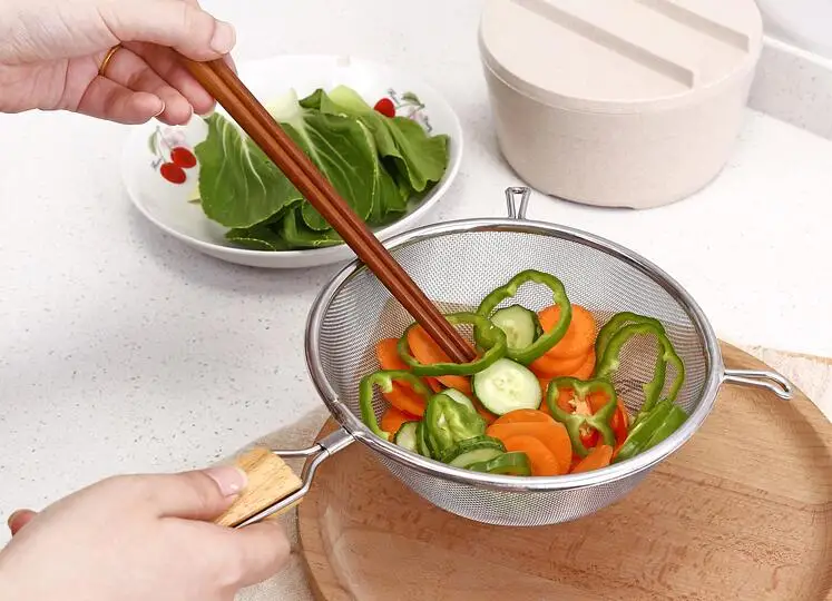 Stainless steel flour sifter Sieve Colanders S/M/L/XL Size Fine Mesh Wire oil strainer pot Frying Basket for baking Cooking Tool