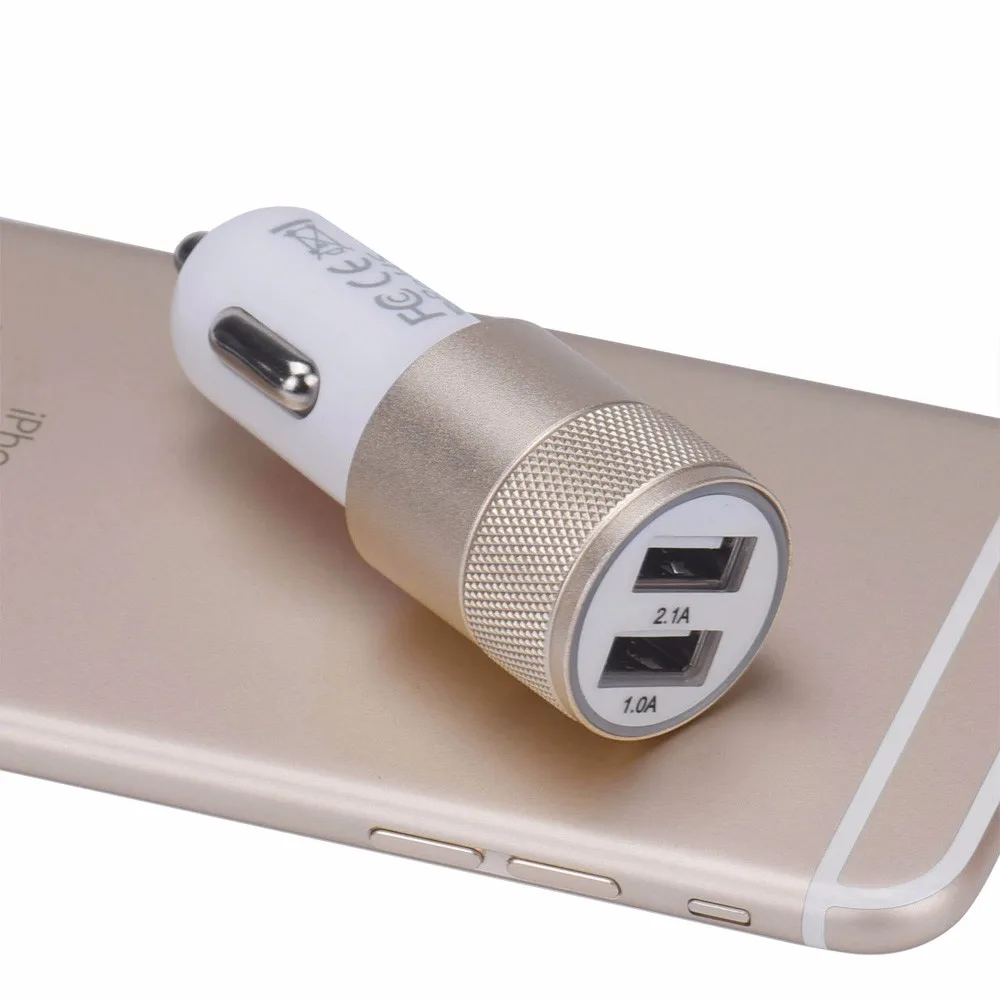 Универсальное автомобильное зарядное устройство с двумя usb портами 3 1 а синим
