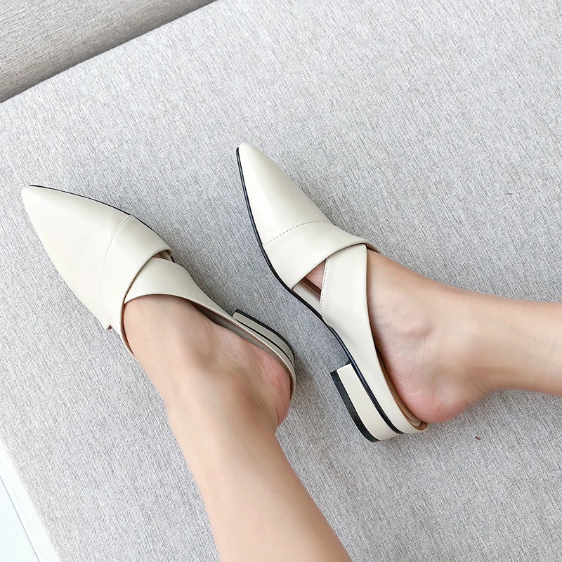 

ISNOM Genuine Leather Slippers Woman Pointed Toe Footwear Low Heels Female Slides Shoes Mules Shoes Women 2019 Summer New